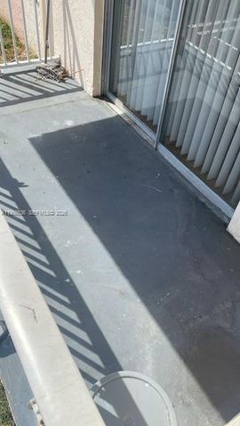 16465 NE 22nd Ave 118, North Miami Beach, FL 33160