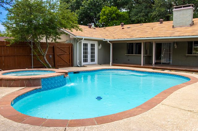 1818 Trowbridge Street, Garland, TX 75044