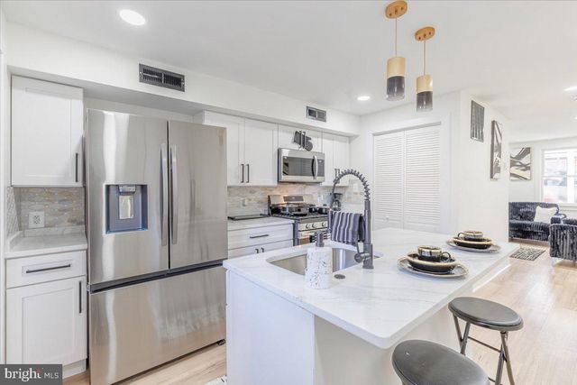 4702 MEADE ST NE, Washington, DC 20019