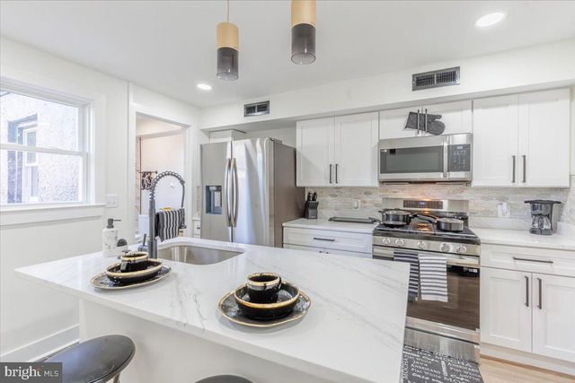 4702 MEADE ST NE, Washington, DC 20019