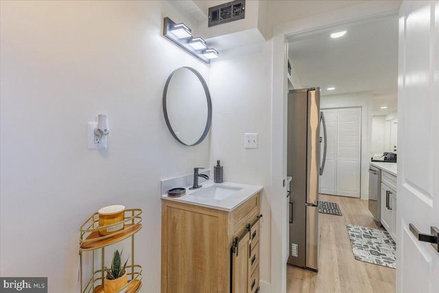 4702 MEADE ST NE, Washington, DC 20019