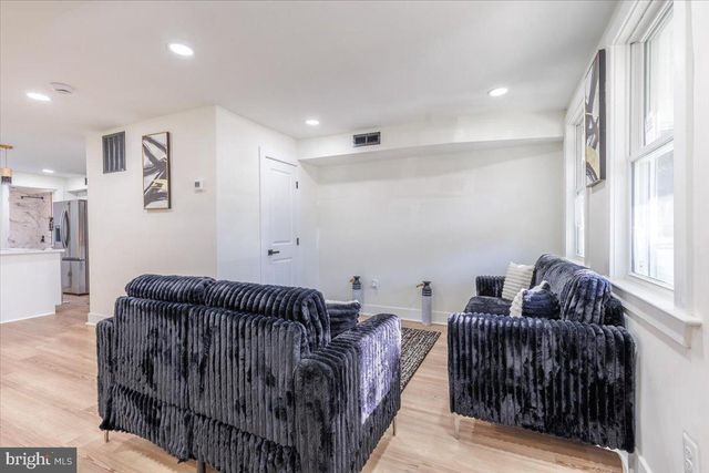 4702 MEADE ST NE, Washington, DC 20019