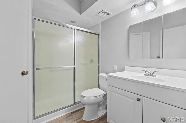 4351 Chateau De Ville Drive A, St Louis, MO 63129