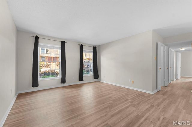 4351 Chateau De Ville Drive A, St Louis, MO 63129