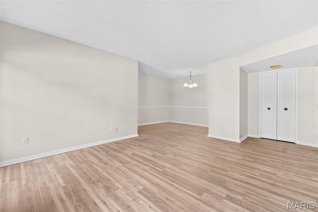 4351 Chateau De Ville Drive A, St Louis, MO 63129