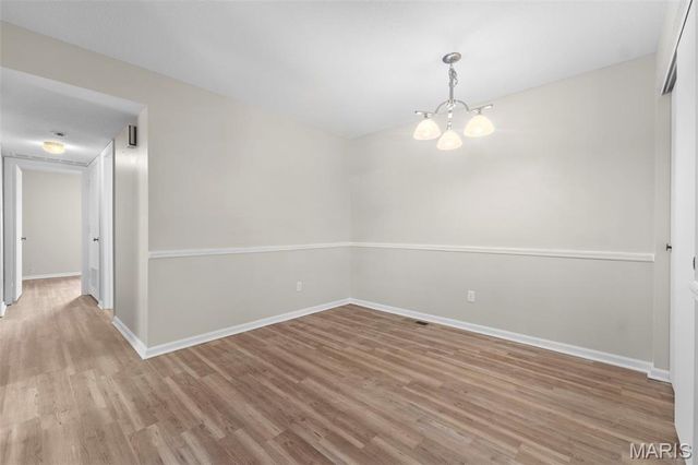 4351 Chateau De Ville Drive A, St Louis, MO 63129
