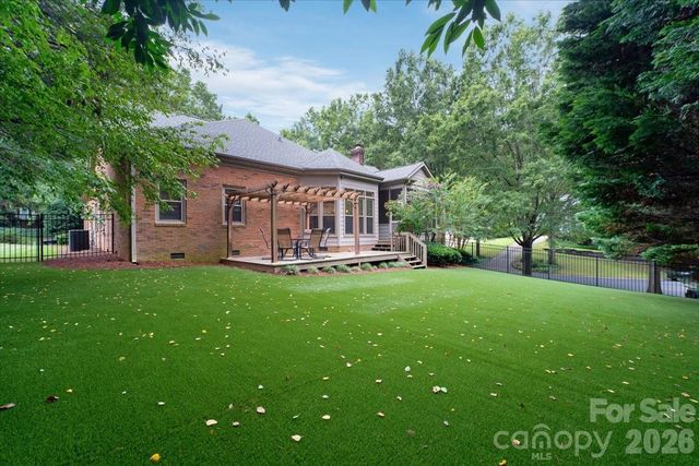 15614 Warm Springs Court, Charlotte, NC 28278