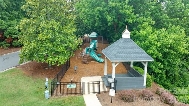 15614 Warm Springs Court, Charlotte, NC 28278