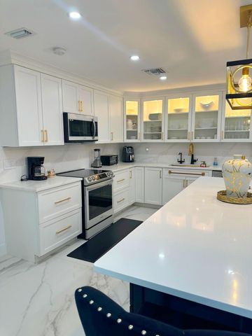 2252 NW 53RD Street, Boca Raton, FL 33496
