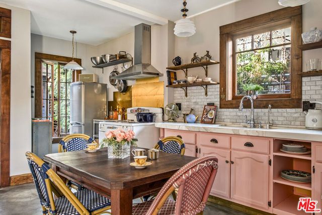1718 S Hobart Boulevard, Los Angeles, CA 90006