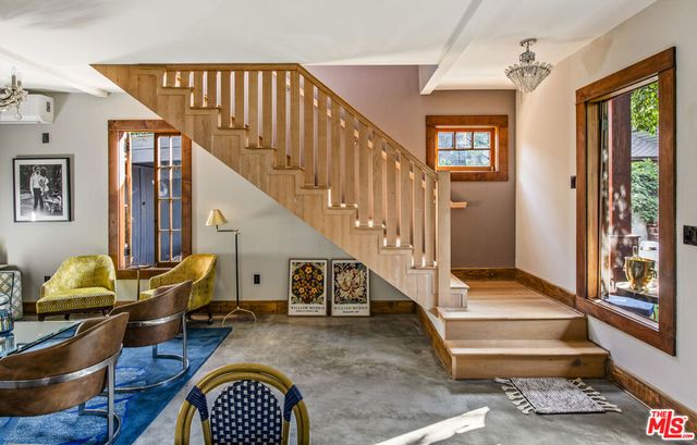 1718 S Hobart Boulevard, Los Angeles, CA 90006