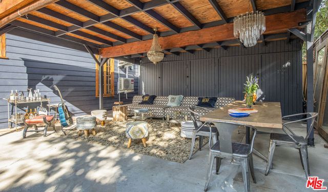 1718 S Hobart Boulevard, Los Angeles, CA 90006