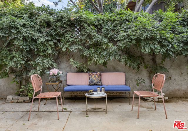 1718 S Hobart Boulevard, Los Angeles, CA 90006