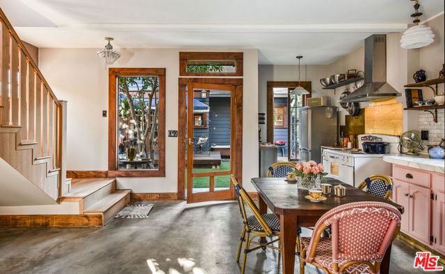 1718 S Hobart Boulevard, Los Angeles, CA 90006