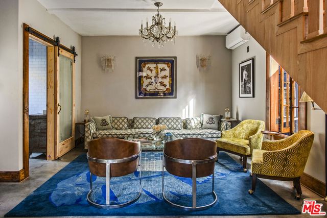 1718 S Hobart Boulevard, Los Angeles, CA 90006