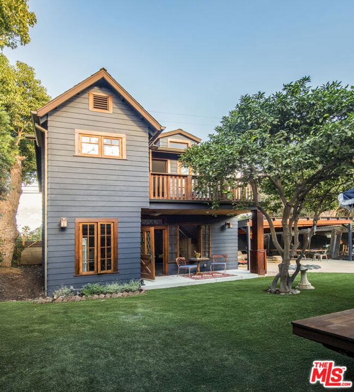 1718 S Hobart Boulevard, Los Angeles, CA 90006