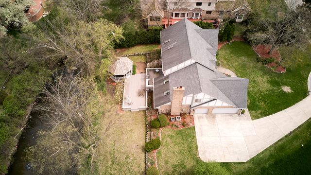 766 Camelot Drive, Burr Ridge, IL 60527