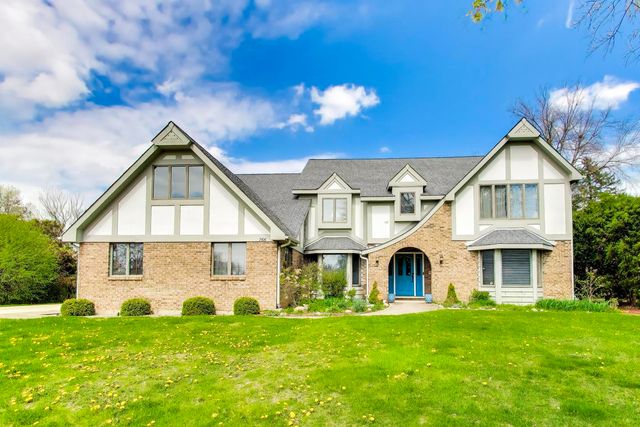 766 Camelot Drive, Burr Ridge, IL 60527
