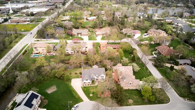766 Camelot Drive, Burr Ridge, IL 60527