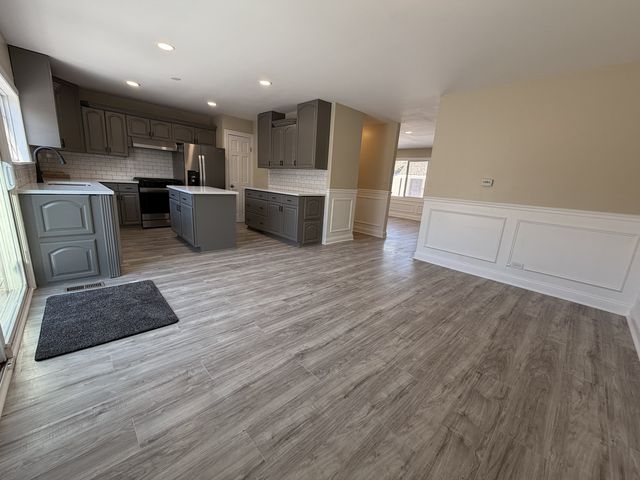 5583 CARMEL Drive, Hanover Park, IL 60133