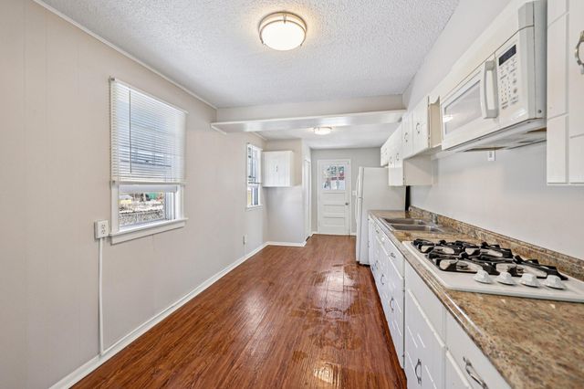 3333 Chippewa Road, Hopkins, MN 55305