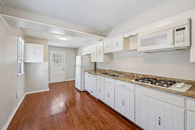 3333 Chippewa Road, Hopkins, MN 55305