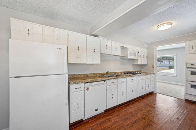 3333 Chippewa Road, Hopkins, MN 55305