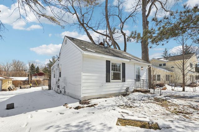 3333 Chippewa Road, Hopkins, MN 55305