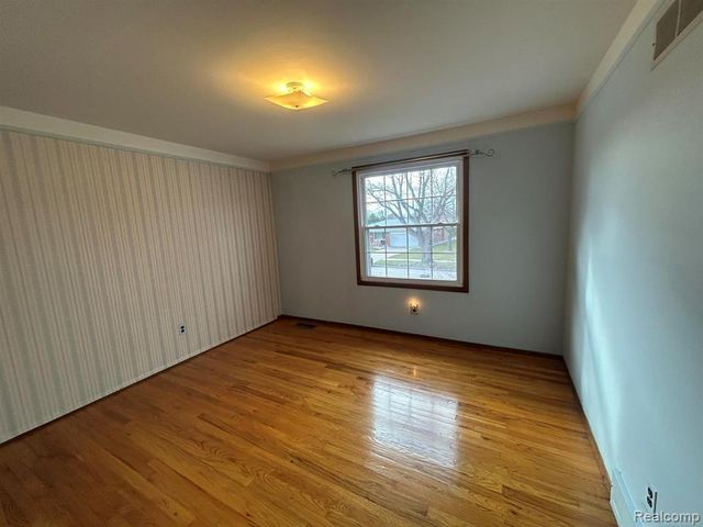 33538 Swan Drive, Sterling Heights, MI 48312