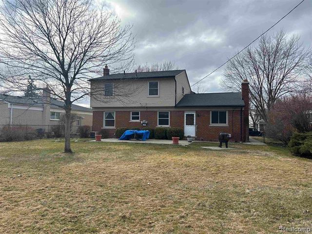 33538 Swan Drive, Sterling Heights, MI 48312