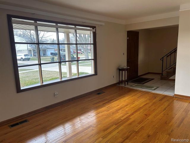 33538 Swan Drive, Sterling Heights, MI 48312