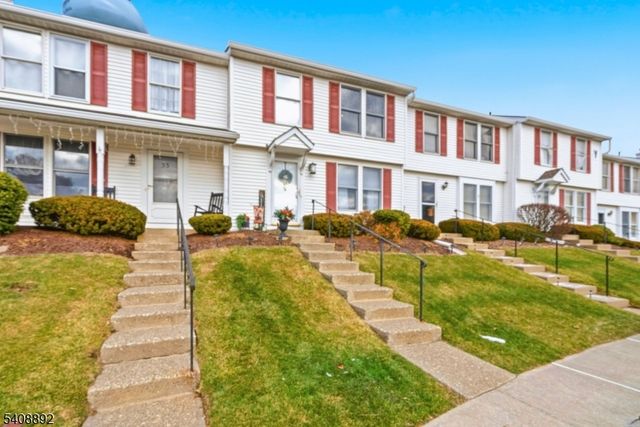 35 Liberty Ln, Franklin Boro, NJ 07416