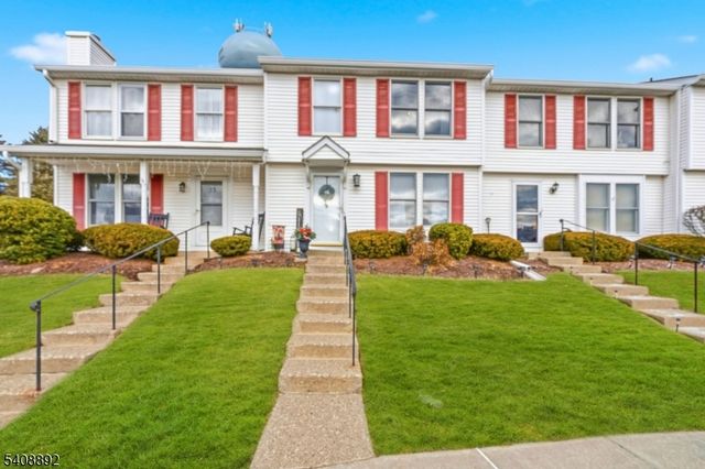 35 Liberty Ln, Franklin Boro, NJ 07416