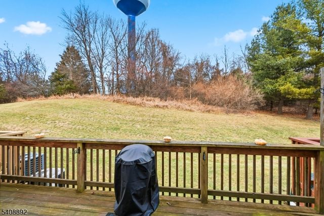 35 Liberty Ln, Franklin Boro, NJ 07416