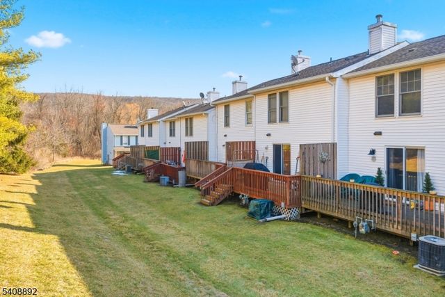 35 Liberty Ln, Franklin Boro, NJ 07416