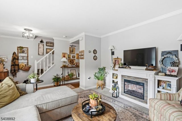 35 Liberty Ln, Franklin Boro, NJ 07416