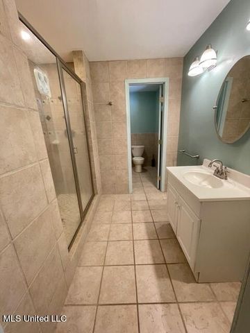 1010 Legion Lane, Ocean Springs, MS 39564