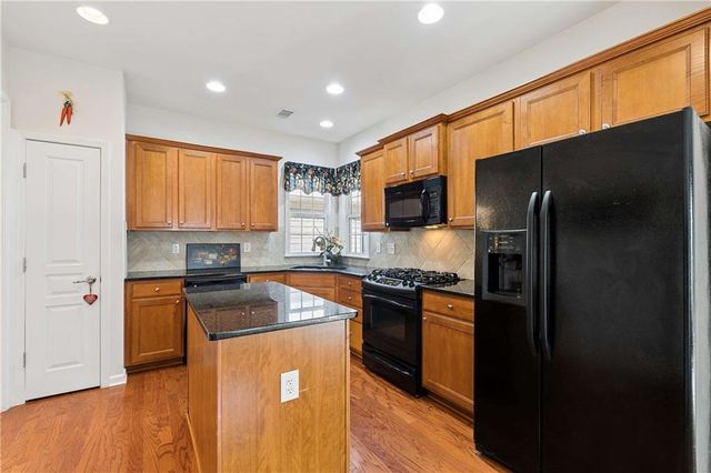 6233 Azalea Way, Hoschton, GA 30548