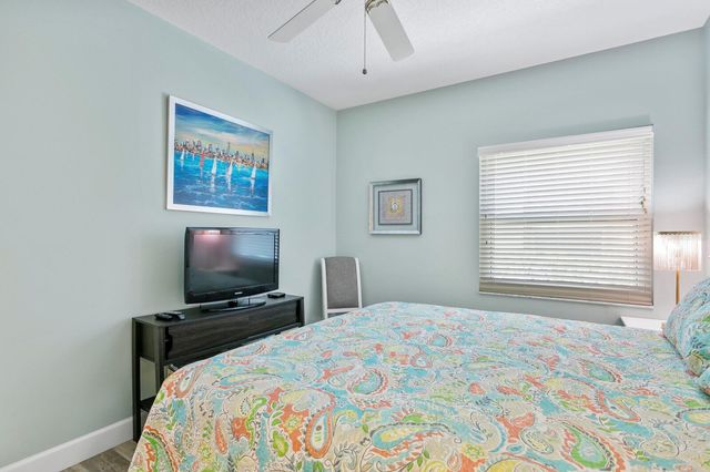 1233 CLAYS TRAIL, Oldsmar, FL 34677