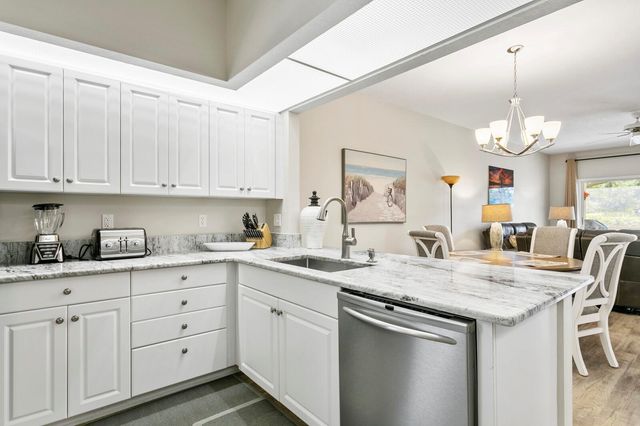 1233 CLAYS TRAIL, Oldsmar, FL 34677