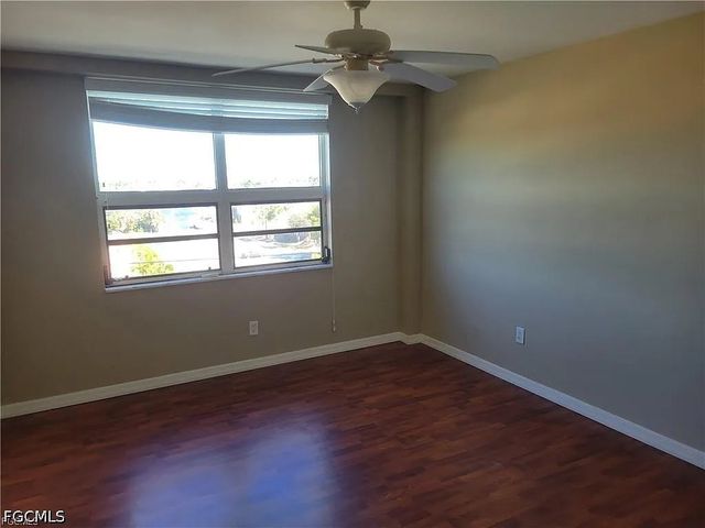 4803 Sunset CT 402, Cape Coral, FL 33904