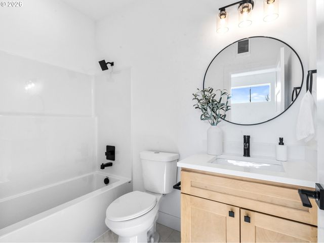 9568 N Buchanan Ave, Portland, OR 97203