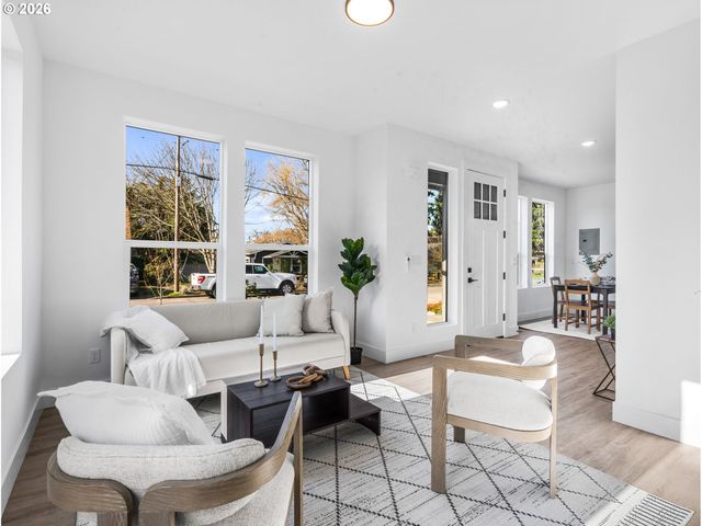 9568 N Buchanan Ave, Portland, OR 97203