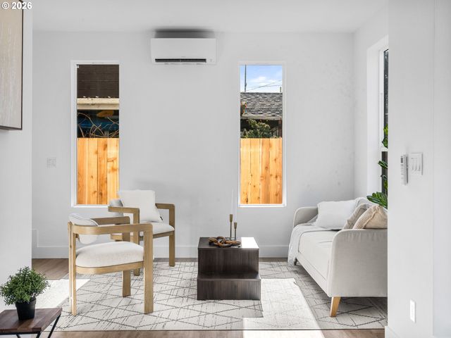 9568 N Buchanan Ave, Portland, OR 97203