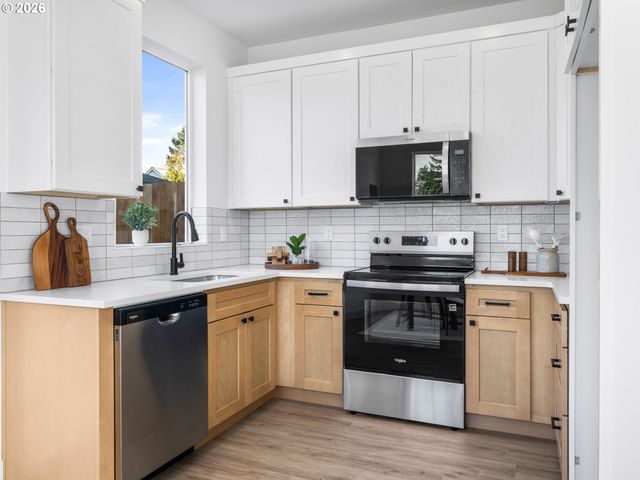 9568 N Buchanan Ave, Portland, OR 97203