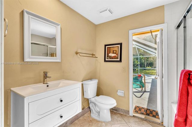 104 Oxford Ct, Royal Palm Beach, FL 33411