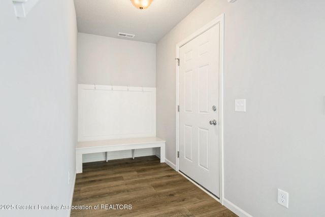 601 Muirfield Drive, Eaton Rapids, MI 48827