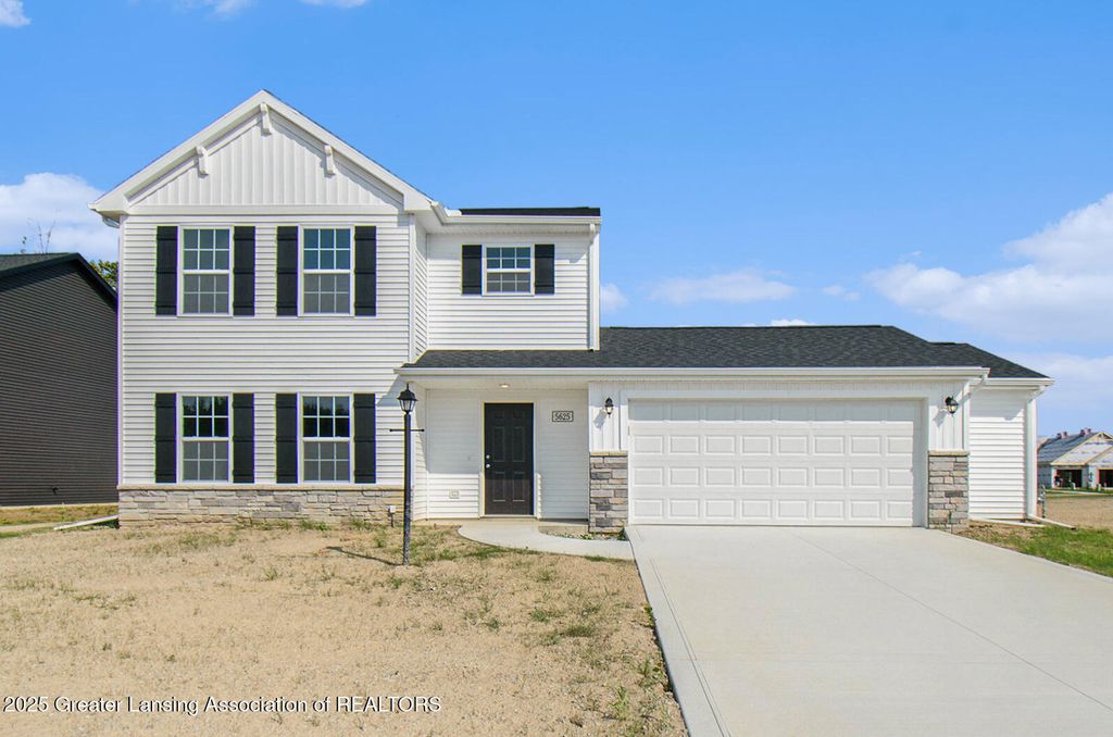 601 Muirfield Drive, Eaton Rapids, MI 48827