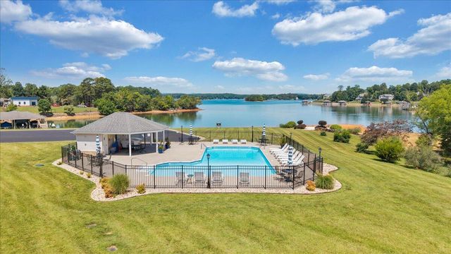 25 Lands End CIR, Union Hall, VA 24176
