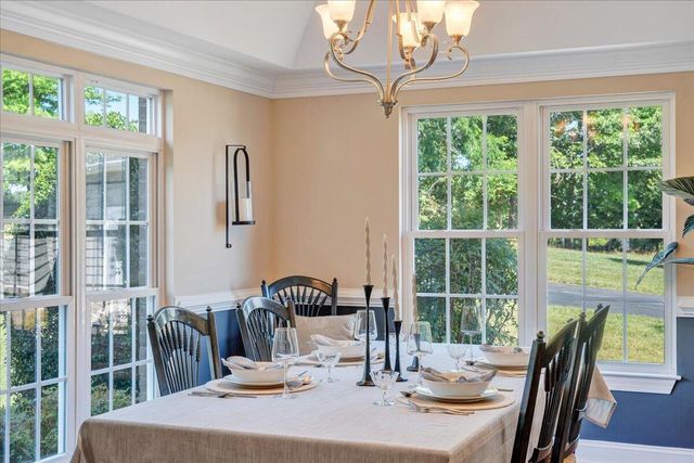 25 Lands End CIR, Union Hall, VA 24176
